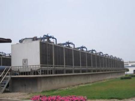 Large steel frame counterflow cooling tower